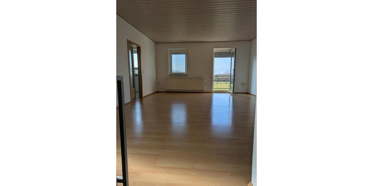 Etagenwohnung Grettstadt - 4 Zimmer, 85 m&sup2;, 600&euro; | Angebot:25415204