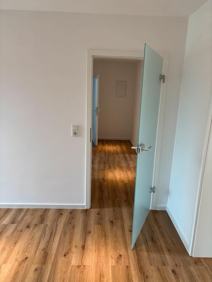 Wunderschöne ObergeschossWohnung mit Balkon, 2ZKB, ab 01.10.25
