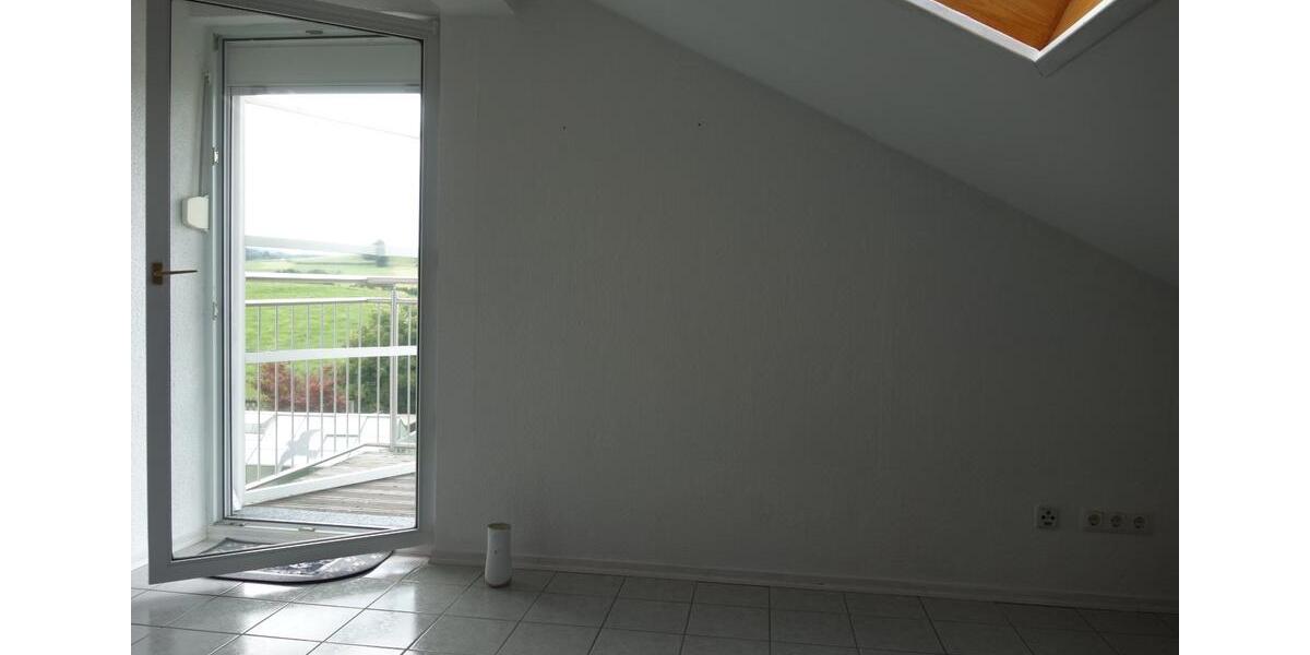 unsere schöne, moderne 2-Zi-Single-DG-Wohnung mit Balkon 2 zimmer