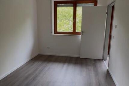 NACHMIETER FÜR STUDENTENWOHNUNG IN UNI-NÄHE ZU VERMIETEN zimmer