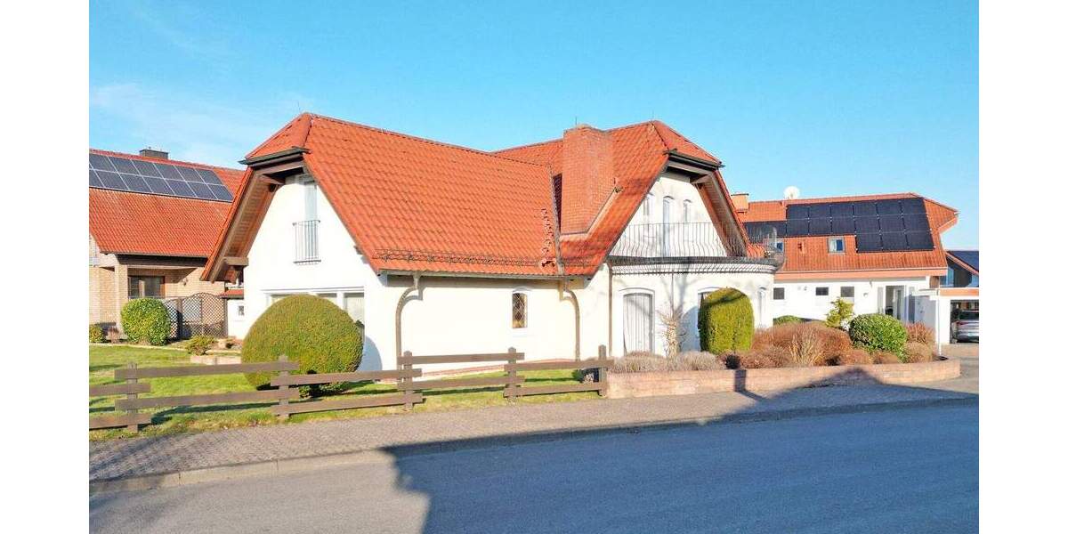 Einfamilienhaus Wolfhagen - 4 Zimmer, 150 m&sup2;, 1.100&euro; | Angebot:24789072