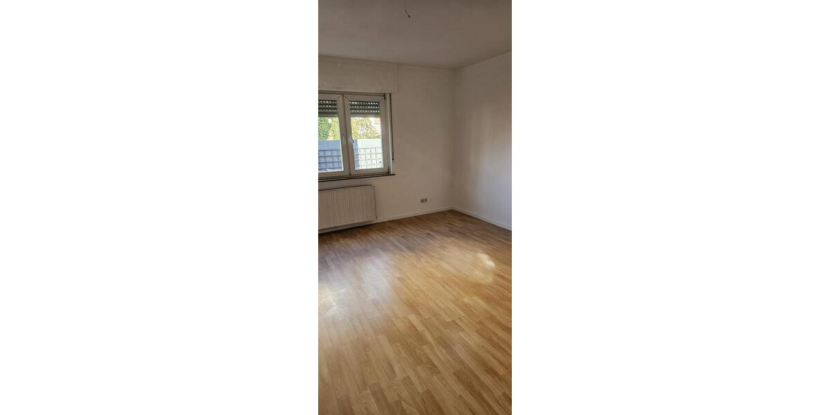 Erdgeschoßwohnung Bischofsheim - 3.5 Zimmer, 88 m&sup2;, 950&euro; | Angebot:25843142