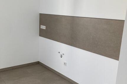 Wohnung Saarbrücken West - 3 Zimmer, 95 m&sup2;, 850&euro; | Angebot:25277800