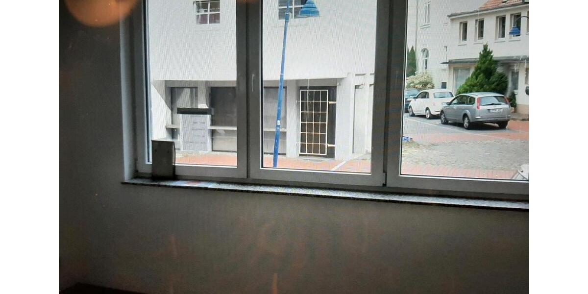 Erdgeschoßwohnung Lage - 2 Zimmer, 103 m&sup2;, 1.090&euro; | Angebot:26582040