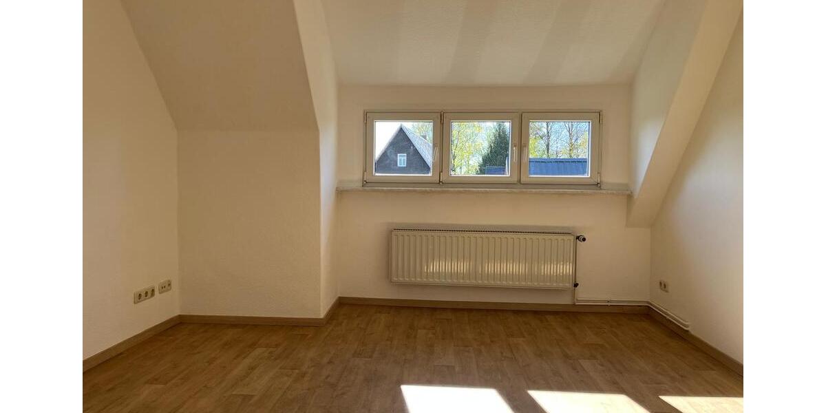 Dachgeschoßwohnung Mittweida - 2 Zimmer, 44 m&sup2;, 260&euro; | Angebot:26646299