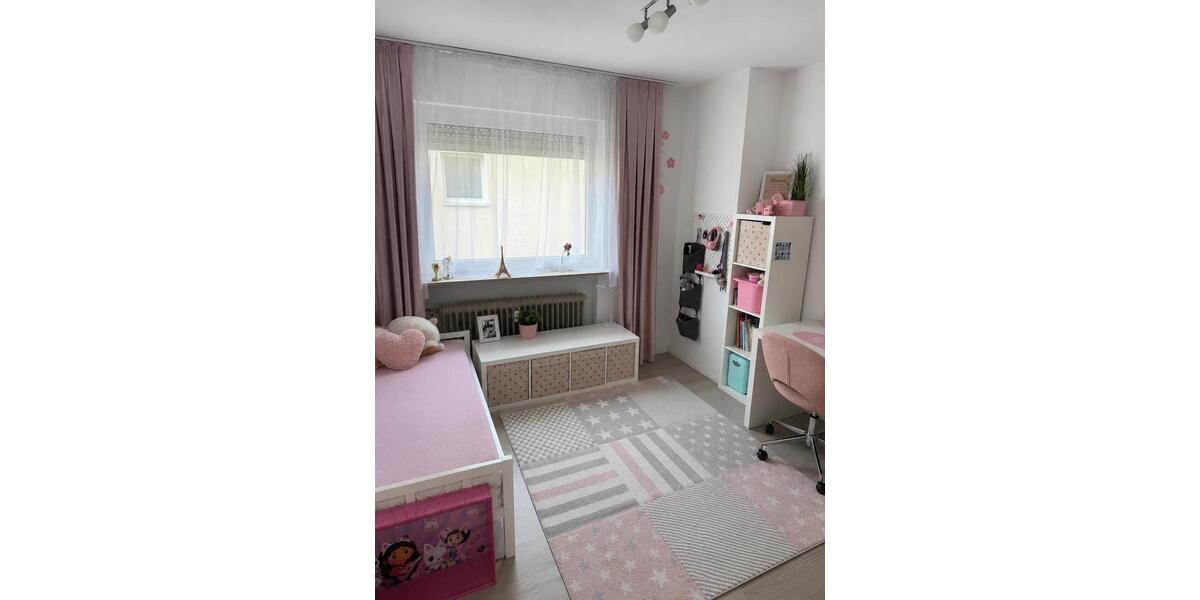 Etagenwohnung Maintal - 4 Zimmer, 99 m&sup2;, 1.200&euro; | Angebot:26498686