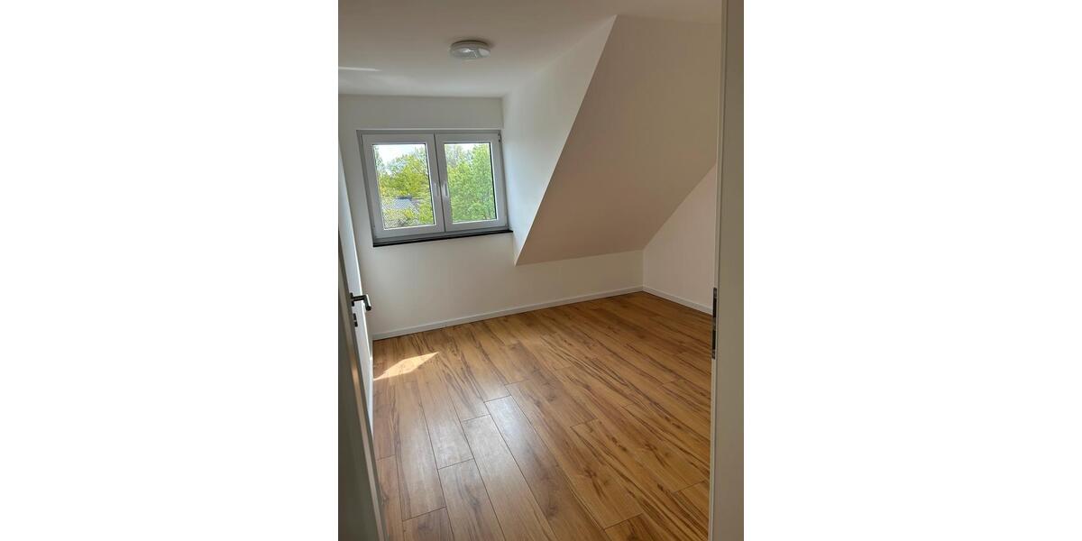 Maisonettenwohnung Sankt Augustin - 6 Zimmer, 140 m&sup2;, 1.600&euro; | Angebot:26659129