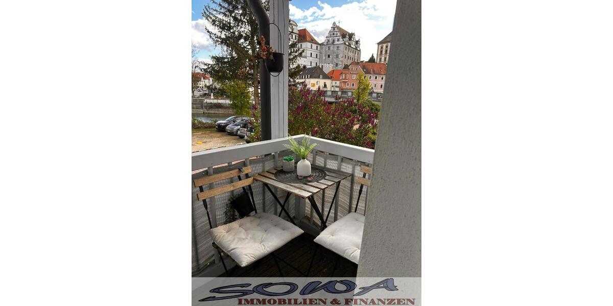 Lage, Lage, Lage - Schöne 3 Zimmer Maisonette Wohnung auf der Leopoldineninsel mit Blick auf das Schloss in Neuburg - Ein neues Zuhause von SOWA Immobilien und Finanzen Ihr Experte vor Ort - Maisonettenwohnung Neuburg an der Donau | Angebot:27207548