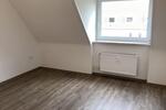 Kleine niedliche 2,5 Zimmer Dachgeschoss Wohnung zu sofort!