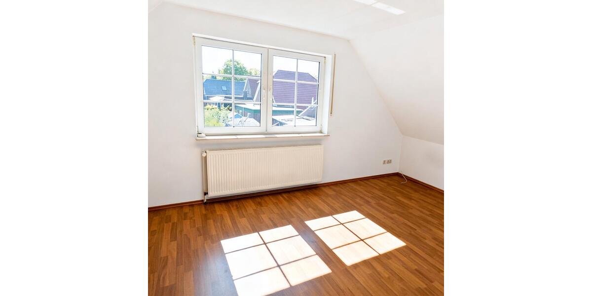 Dachgeschoßwohnung Friedeburg - 2 Zimmer, 65 m&sup2;, 600&euro; | Angebot:26665197