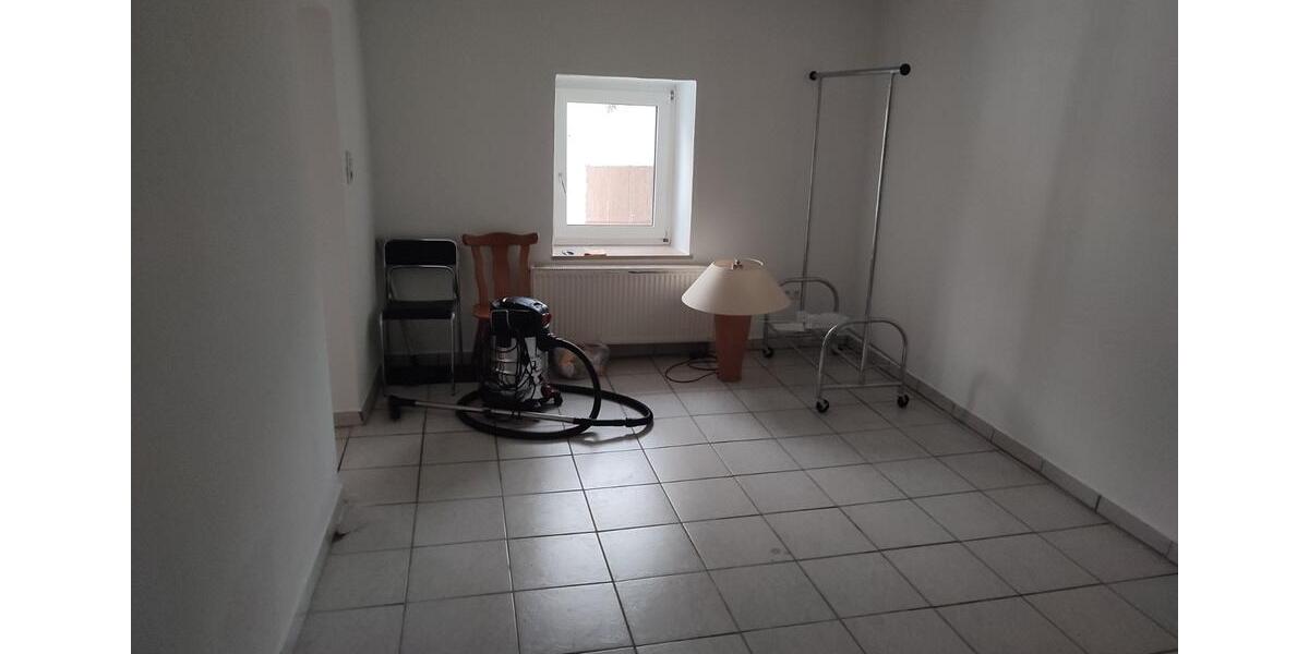 Etagenwohnung Leupoldsgrün - 1 Zimmer, 140 m&sup2;, 350&euro; | Angebot:24676465