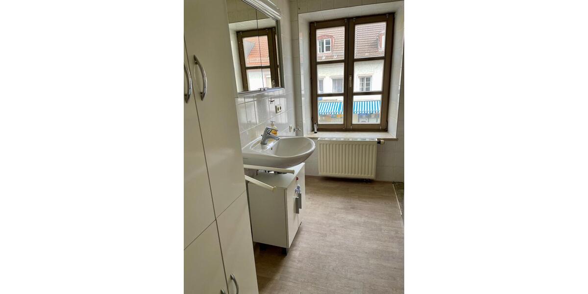 Etagenwohnung Altötting - 3 Zimmer, 119 m&sup2;, 952&euro; | Angebot:26549937