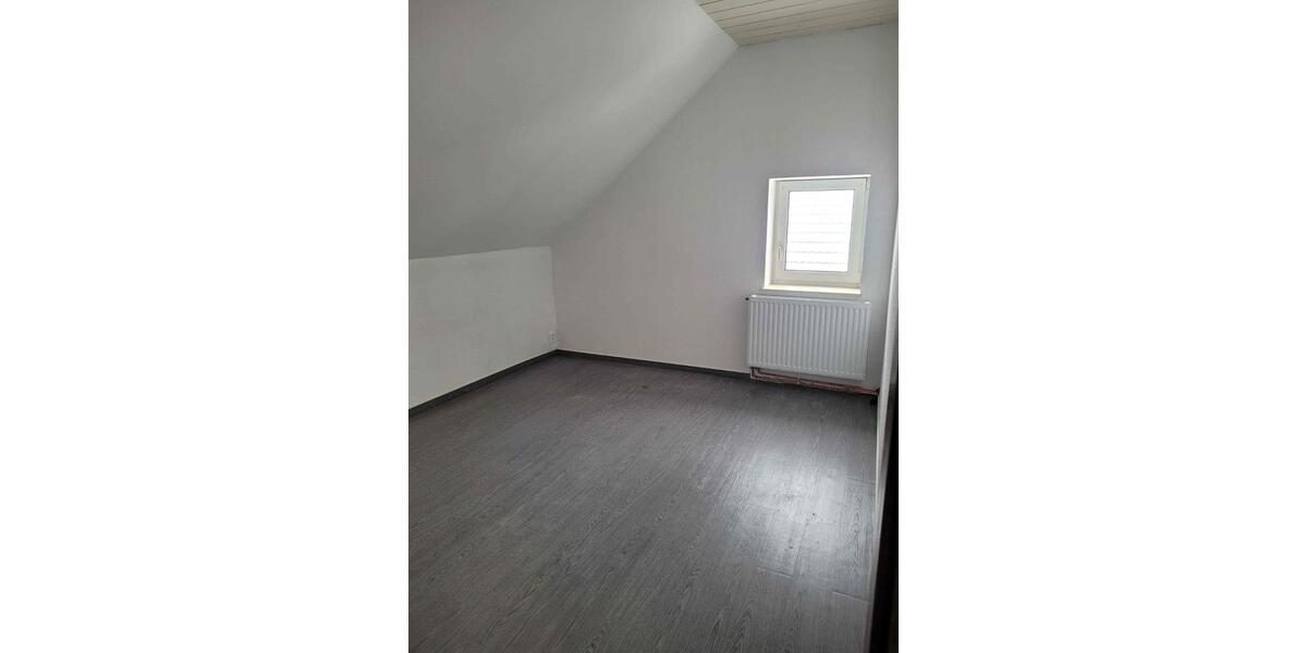 Helle, frisch renovierte 4 Raum-Wohnung 4 zimmer