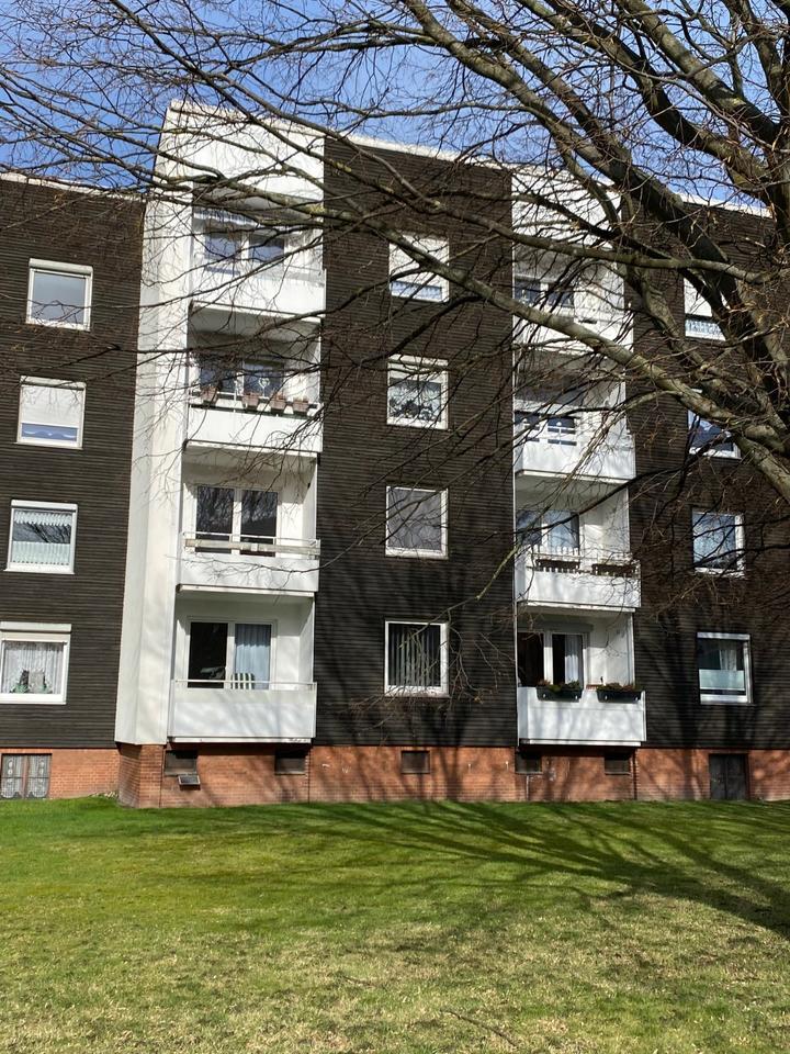Renovierte 3 Zimmer Wohnung mit Einbauküche EBK + Balkon
