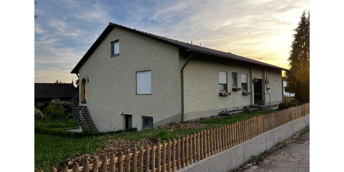 Hochparterre Monheim - 5 Zimmer, 130 m&sup2;, 1.250&euro; | Angebot:24654291