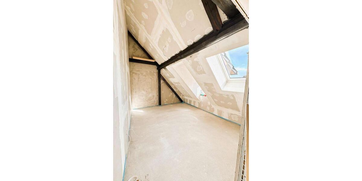 Dachgeschoßwohnung Merenberg - 3 Zimmer, 66 m&sup2;, 800&euro; | Angebot:26383300
