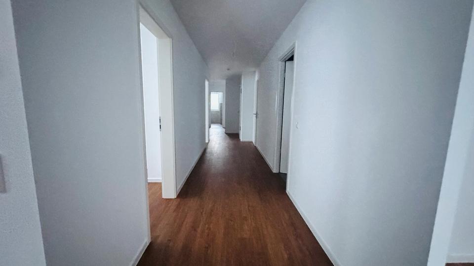 Etagenwohnung Schönefeld - 4 Zimmer, 131 m&sup2;, 3.016&euro; | Angebot:25279860