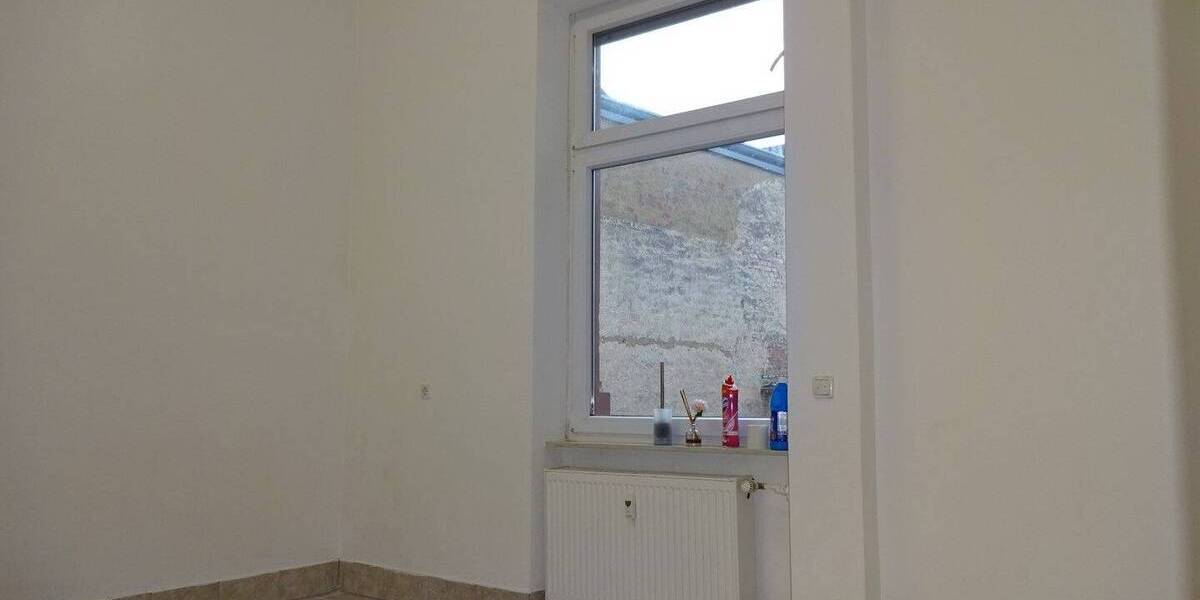 CHARMANTE, MODERNISIERTE ALTBAUWOHNUNG NÄHE POMPEJANUMSGARTEN 3 zimmer