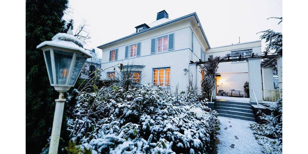 Etagenwohnung Bad Homburg Kirdorf - 5 Zimmer, 140 m&sup2;, 2.600&euro; | Angebot:26838205