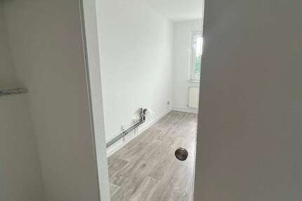 Wohnung Glauchau - 3 Zimmer, 67 m&sup2;, 410&euro; | Angebot:27234793