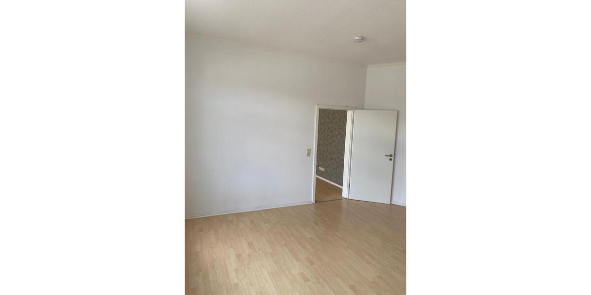 Etagenwohnung Zerbst (Anhalt) - 2 Zimmer, 65 m&sup2;, 655&euro; | Angebot:26339606