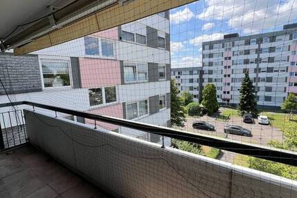 3 Zimmerwohnung - Sackgasse - Loggia- Aufzug - Stellplatz