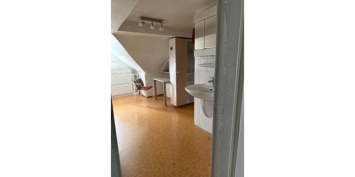 Etagenwohnung Neukirchen - 3 Zimmer, 230 m&sup2;, 800&euro; | Angebot:26413348