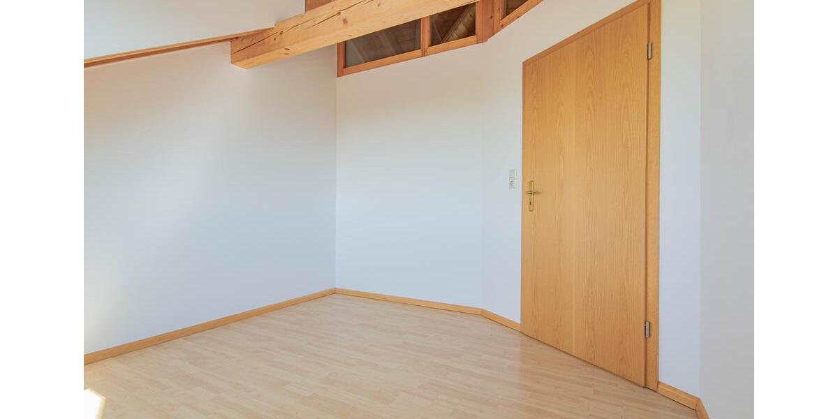 Dachgeschoßwohnung Waldshut-Tiengen Tiengen - 4.5 Zimmer, 110 m&sup2;, 750&euro; | Angebot:26630278