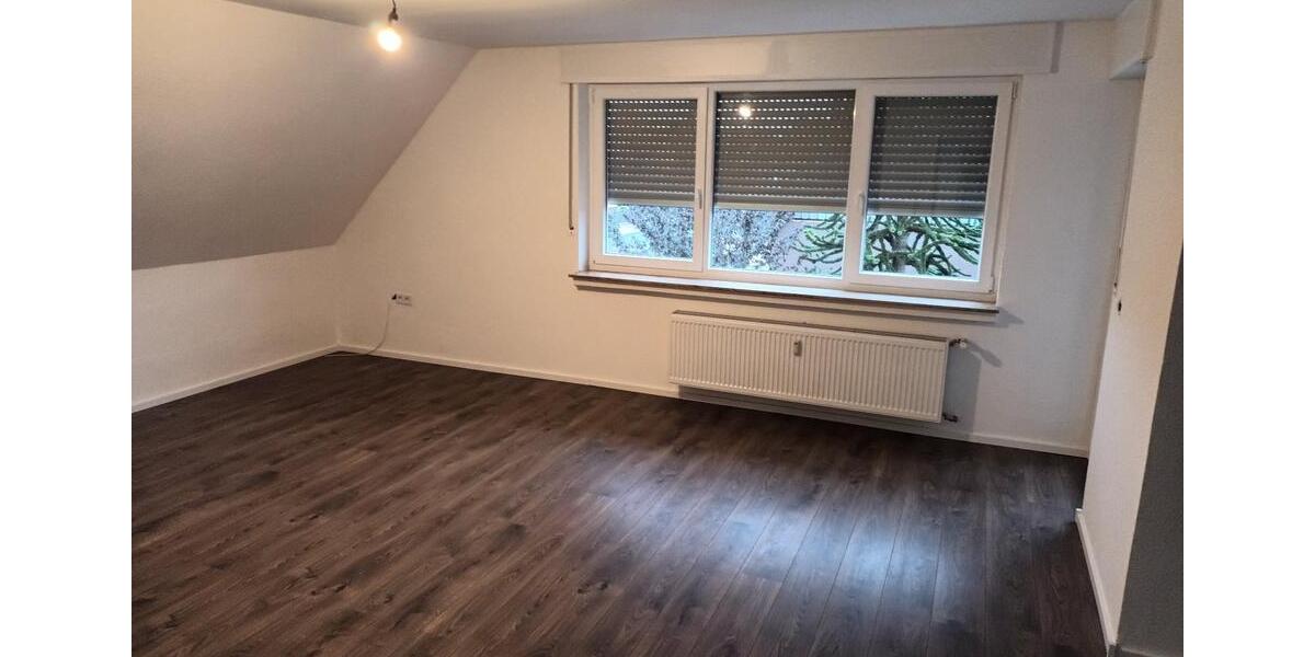 Dachgeschoßwohnung Geeste - 4 Zimmer, 110 m&sup2;, 770&euro; | Angebot:25698822