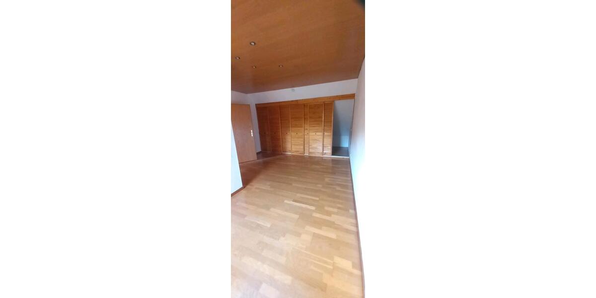 Dachgeschoßwohnung Saarwellingen - 2 Zimmer, 60 m&sup2;, 620&euro; | Angebot:26635861