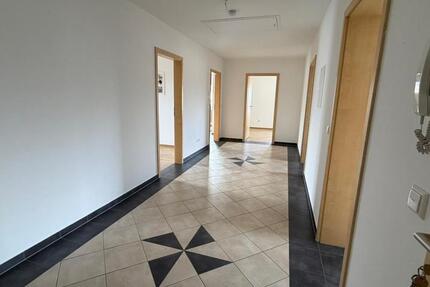 Wohnung Kirchberg (Hunsrück) - 3 Zimmer, 100 m&sup2;, 800&euro; | Angebot:26588654