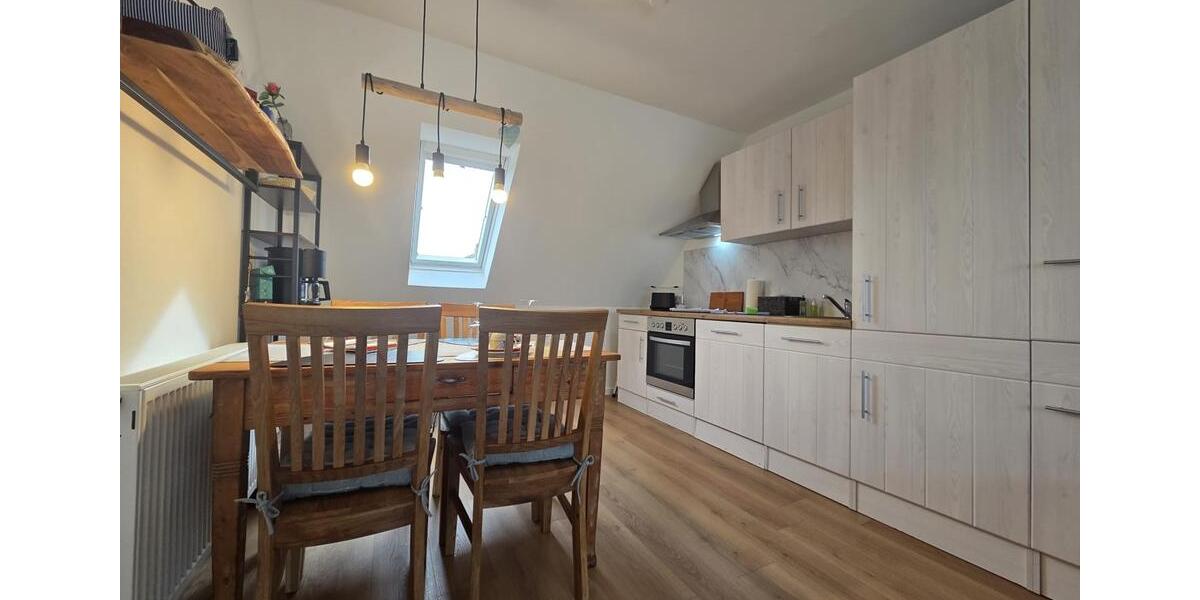 Dachgeschoßwohnung Esens - 4 Zimmer, 82 m&sup2;, 850&euro; | Angebot:26603409