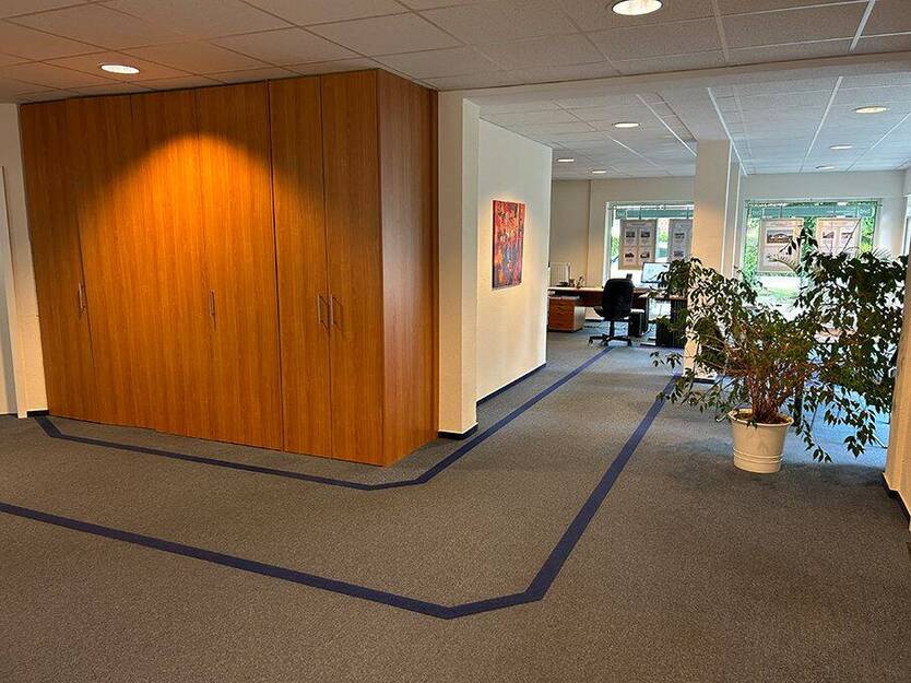 LadenBürofläche in bester Geschäftslage von Stuhr-Brinkum.Nähe KGS und Versorgungszentrum Briseck!