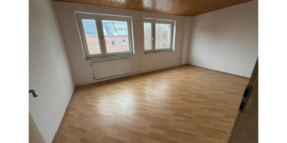 Etagenwohnung Aurich - 4 Zimmer, 100 m&sup2;, 800&euro; | Angebot:24801378