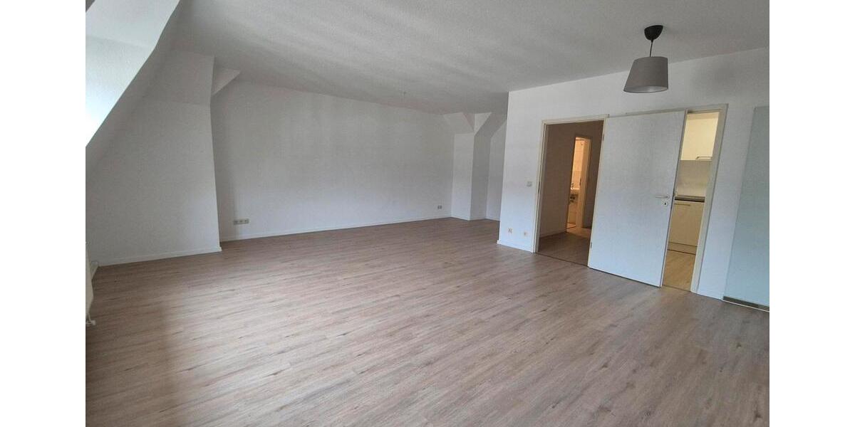 Dachgeschoßwohnung Auerbach/Vogtland Vogtland - 1 Zimmer, 50 m&sup2;, 270&euro; | Angebot:23674113