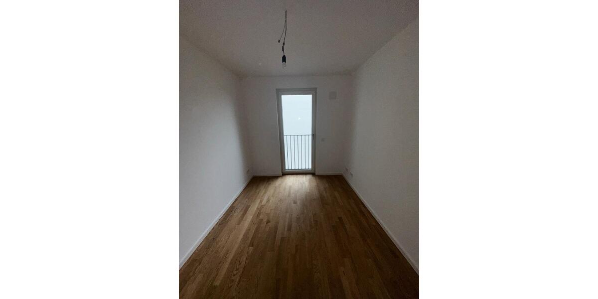 Etagenwohnung Schönefeld - 3 Zimmer, 79 m&sup2;, 1.680&euro; | Angebot:26693460