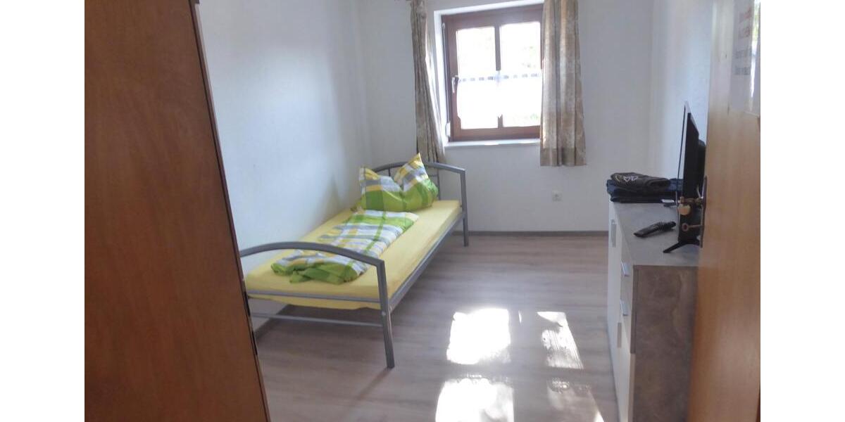 Wohnen auf Zeit Osterhofen - 1 Zimmer, 15 m&sup2;, 10&euro; | Angebot:26442344