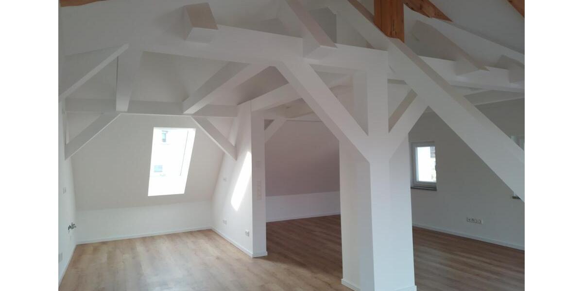 Dachgeschoßwohnung Creußen - 2 Zimmer, 67 m&sup2;, 894&euro; | Angebot:25855042