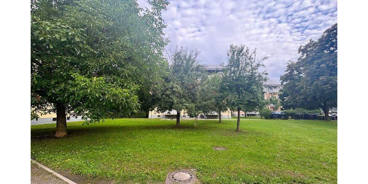 Etagenwohnung Singen (Hohentwiel) Singen - 4 Zimmer, 111 m&sup2;, 1.260&euro; | Angebot:25677101