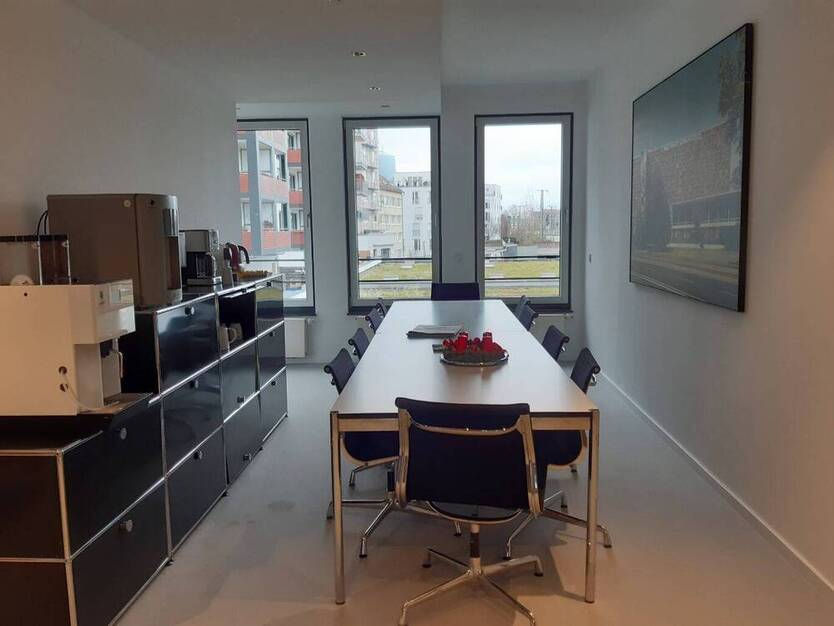 Schöne Arbeitsplätze in ruhiger Agentur - All-in-Miete