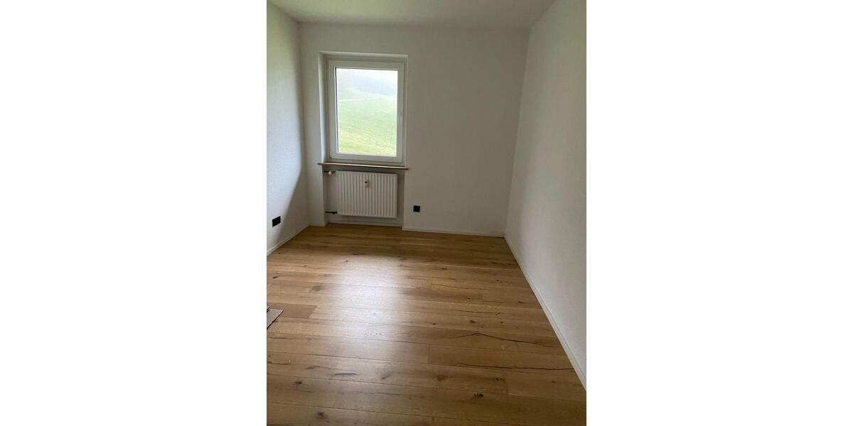 Erdgeschoßwohnung Hornberg - 4 Zimmer, 106 m&sup2;, 1.250&euro; | Angebot:26626728