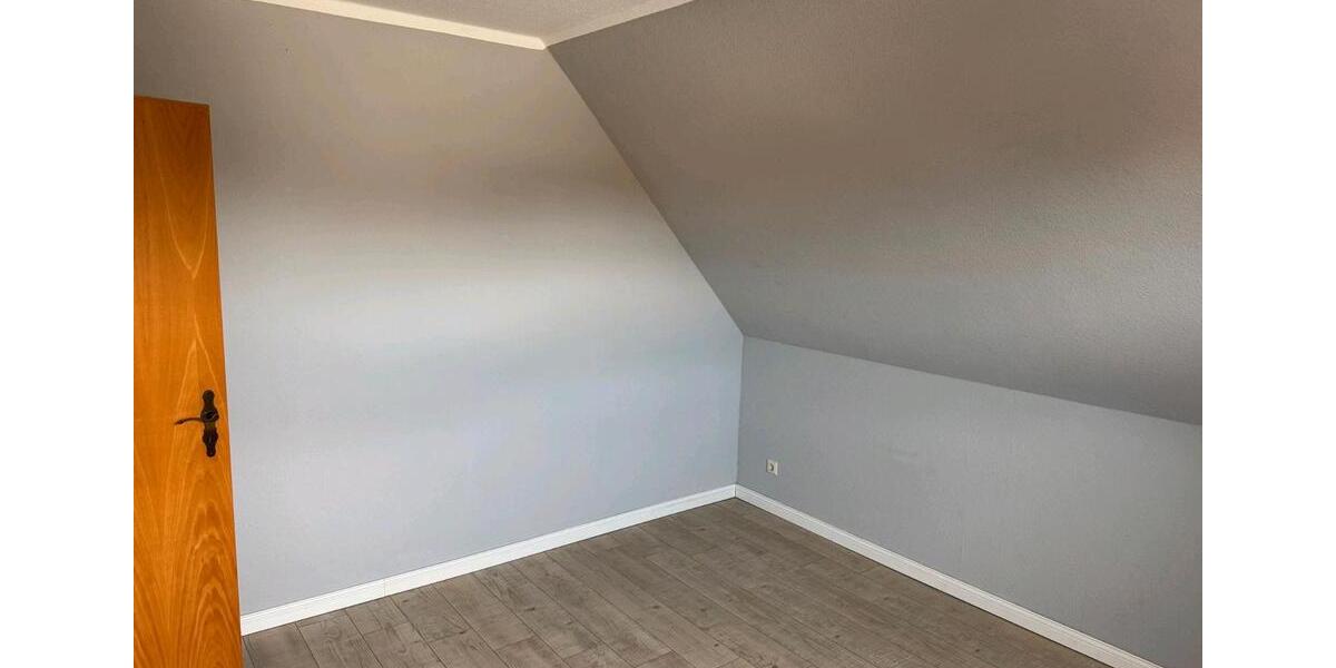 Dachgeschoßwohnung Samtens - 3 Zimmer, 80 m&sup2;, 850&euro; | Angebot:25149191