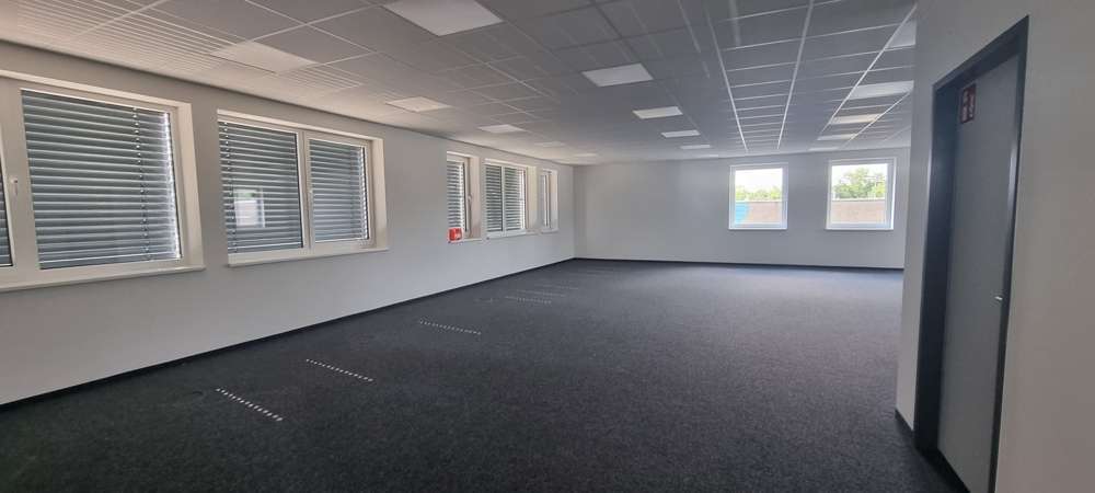 Büro in Düsseldorf 2.502,60 € 194 m²