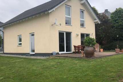 Haus zum Mieten in Deesen 975 € 120 m² 4 zimmer