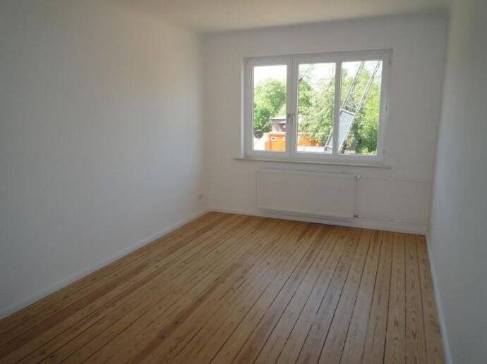 HH-BERGEDORF, Nähe S-Bahnhelle, gepflegte 2,5 Zi.-Whg60m², EBK, Balkon, Dielenboden € 860,- inkl. zzgl. Hzg. 2 zimmer