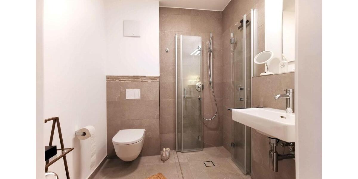 Etagenwohnung München Bogenhausen - 3 Zimmer, 83 m&sup2;, 2.190&euro; | Angebot:26297211
