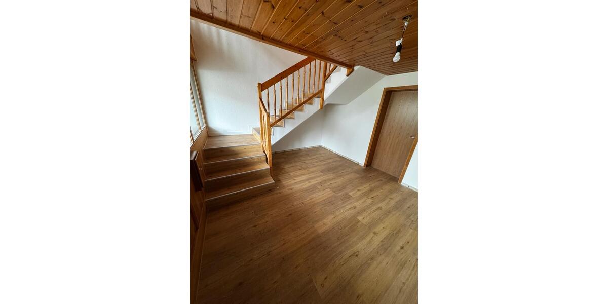 Doppelhaushälfte Albbruck - 5 Zimmer, 182 m&sup2;, 1.650&euro; | Angebot:24841456