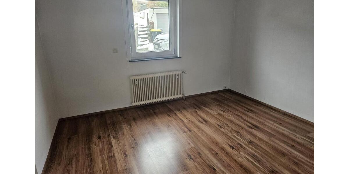 Einfamilienhaus Bad Hersfeld - 4 Zimmer, 105 m&sup2;, 900&euro; | Angebot:24954784