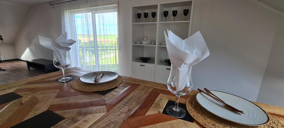 Dachgeschoßwohnung Grünsfeld - 2.5 Zimmer, 106 m&sup2;, 900&euro; | Angebot:25809966