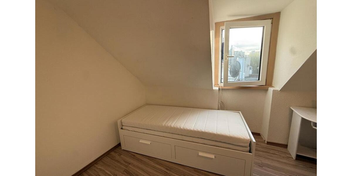 Dachgeschoßwohnung Aachen Aachen-Mitte - 1 Zimmer, 15 m&sup2;, 530&euro; | Angebot:26449106